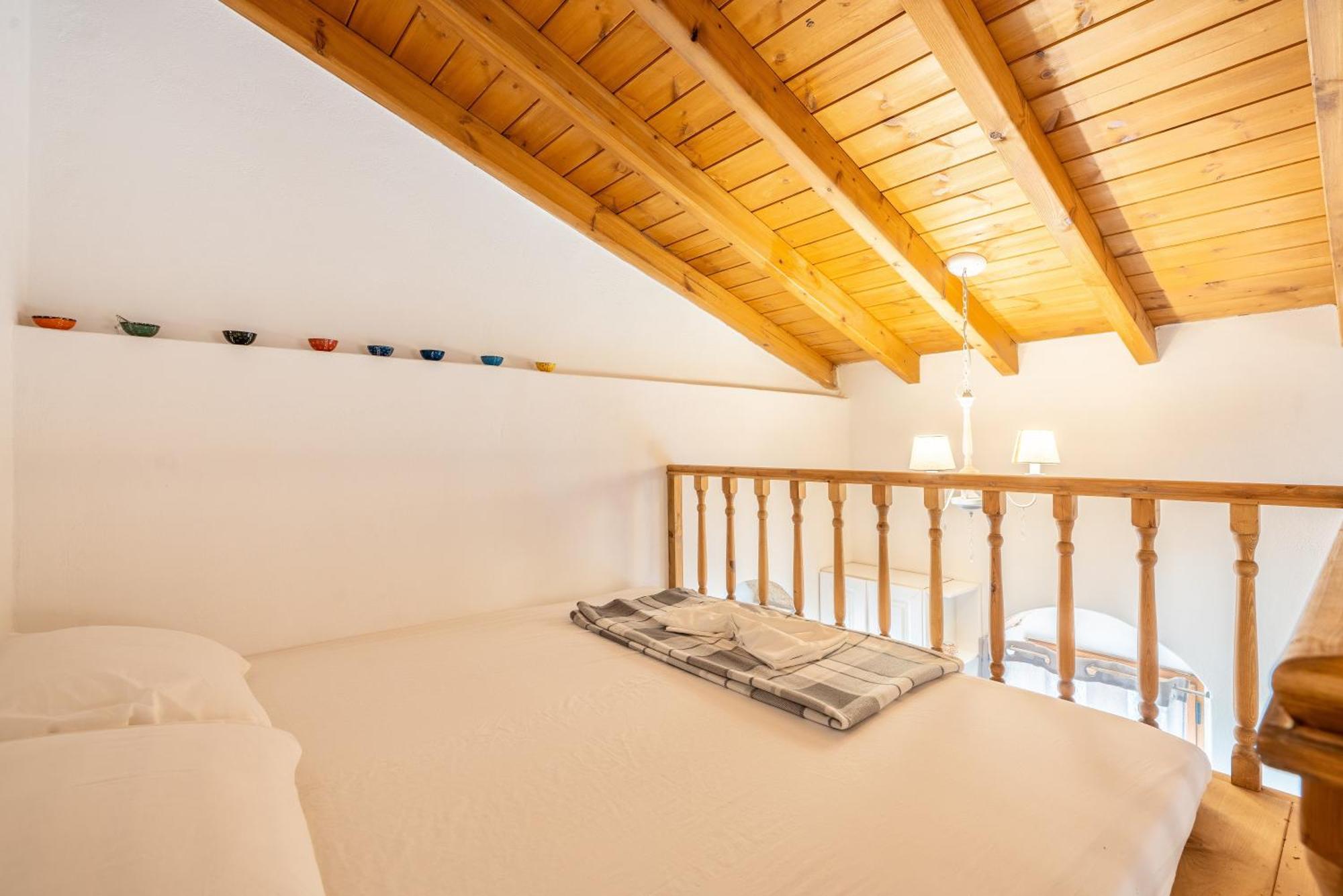Alicia'S Traditional Home In Paradisi Paradisi  ภายนอก รูปภาพ